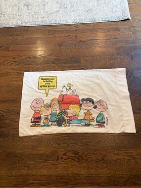 Peanuts White Pillowcase with Multicolor Character Print